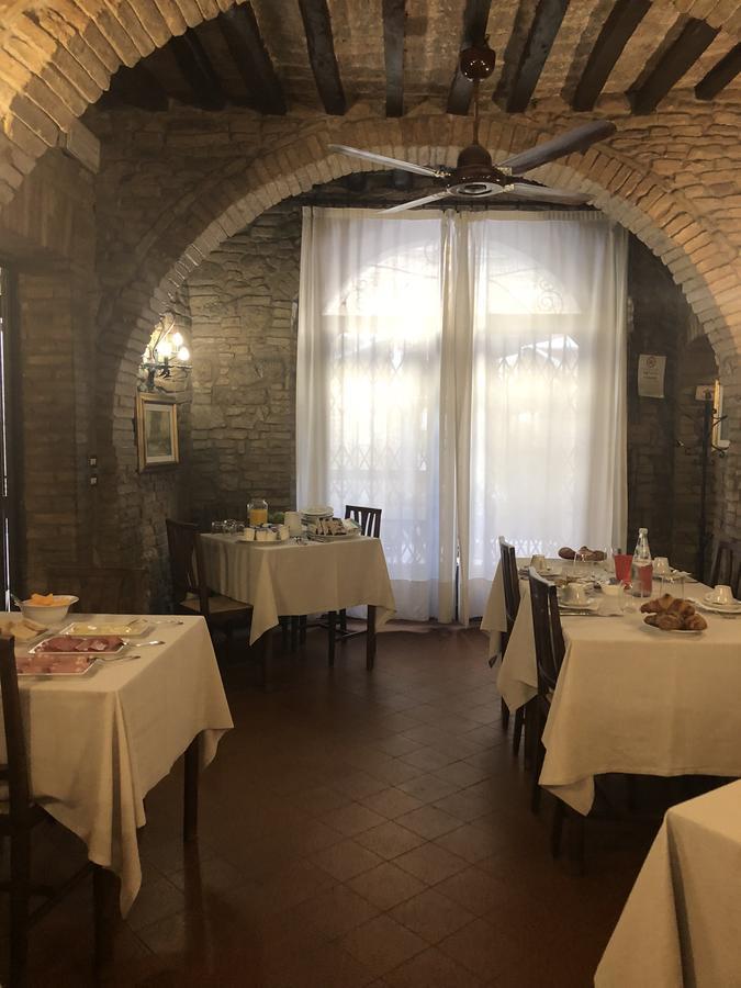 Locanda Il Pino San Gimignano Exterior photo